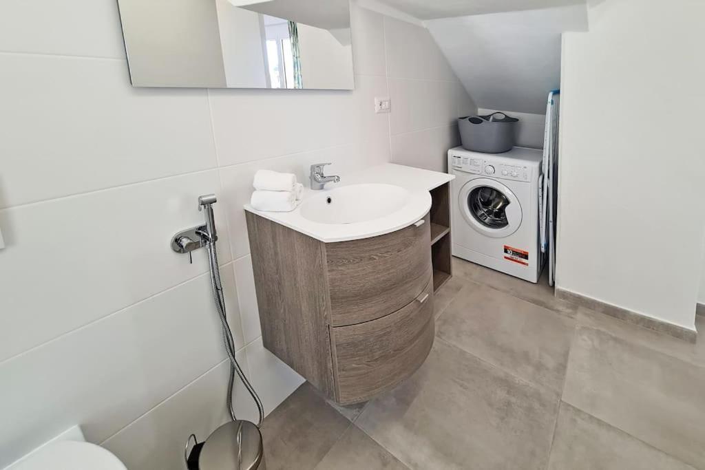 סארוק Villa Bettina מראה חיצוני תמונה